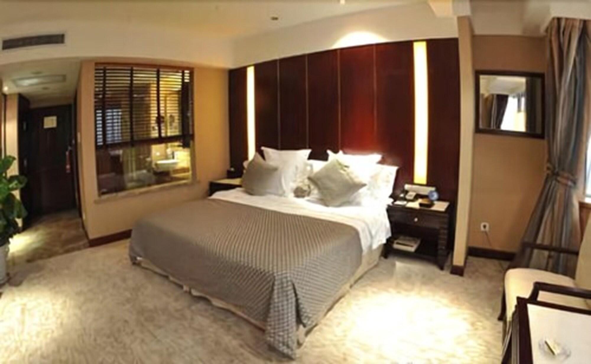 Hongyi Hotel Wuhan Exterior photo