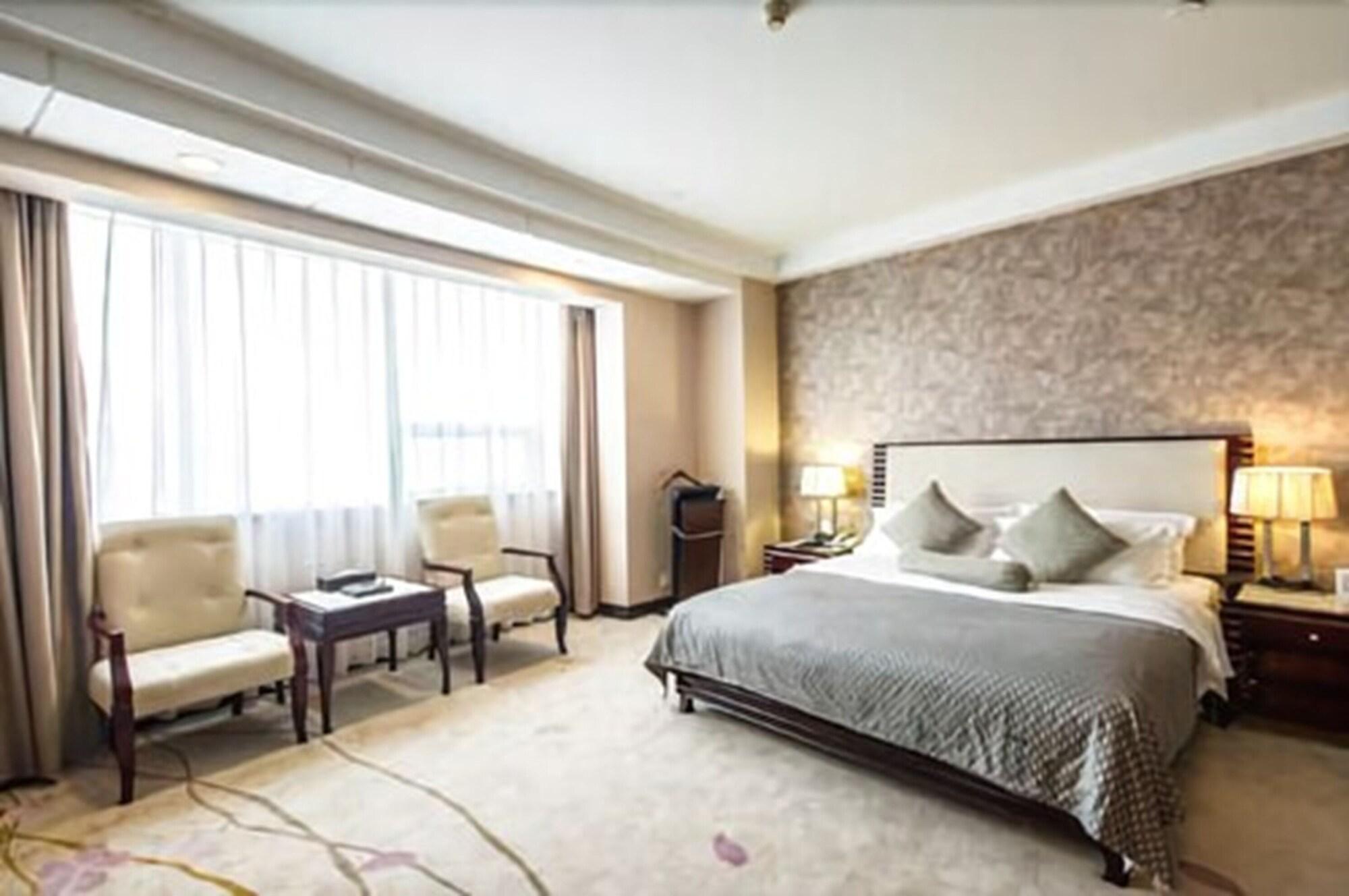 Hongyi Hotel Wuhan Exterior photo
