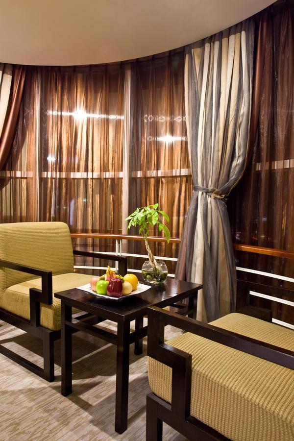Hongyi Hotel Wuhan Exterior photo